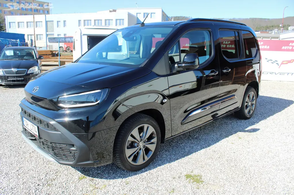 Toyota ProAce City Verso 1.5d 96KW PANORAMA NAVI - fotka 3