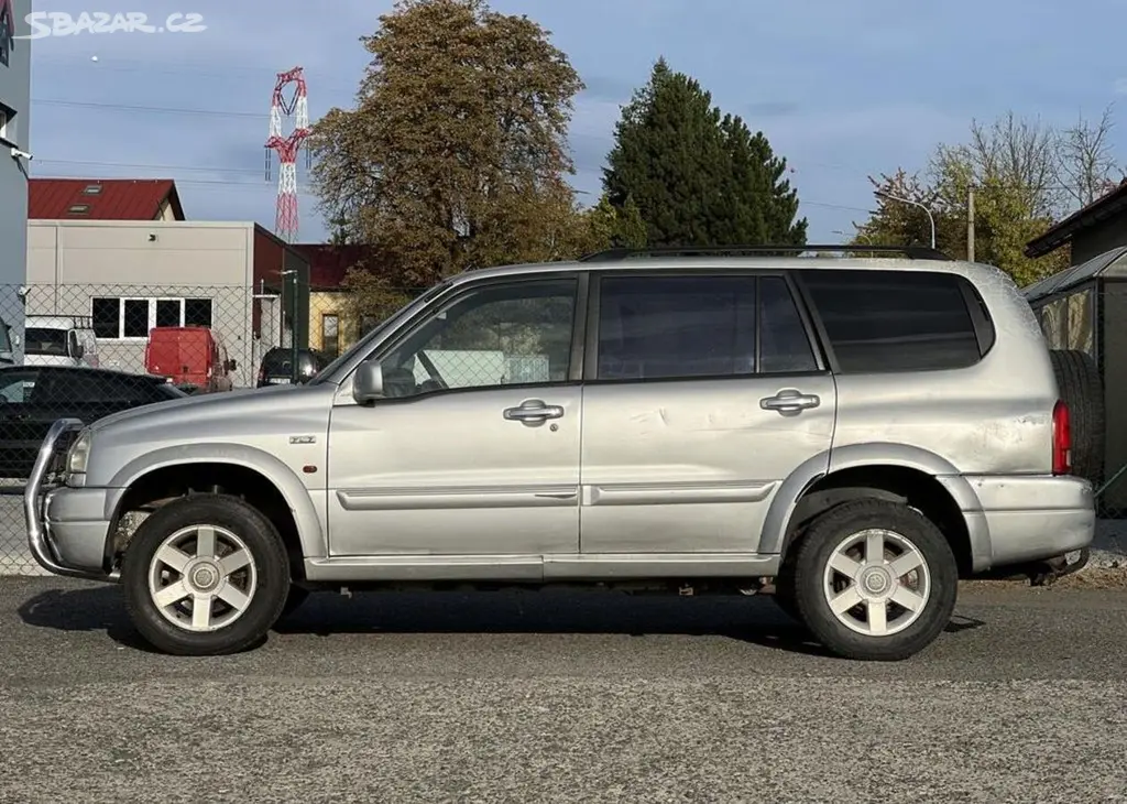 Suzuki Grand Vitara XL-7 2.7i V6 127kw 4x4 TAŽNÉ - fotka 4
