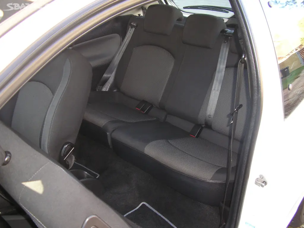 Peugeot 206 1.4 HDi,50 kW, r.v.2007, naj.161000 km - fotka 4