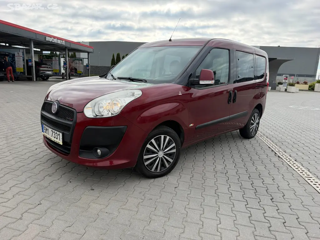 Fiat Dobló, 1,6 Multijet 77 kW, ČR, servis FIAT - fotka 5