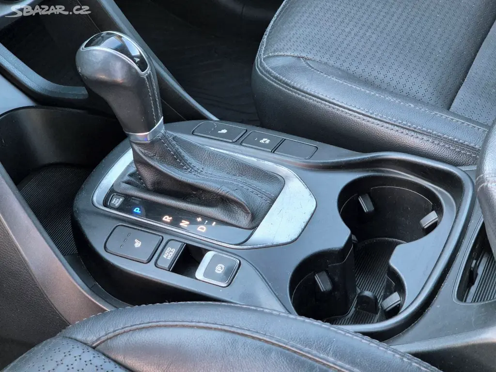 Hyundai Santa Fe 2.2D Automat - fotka 4