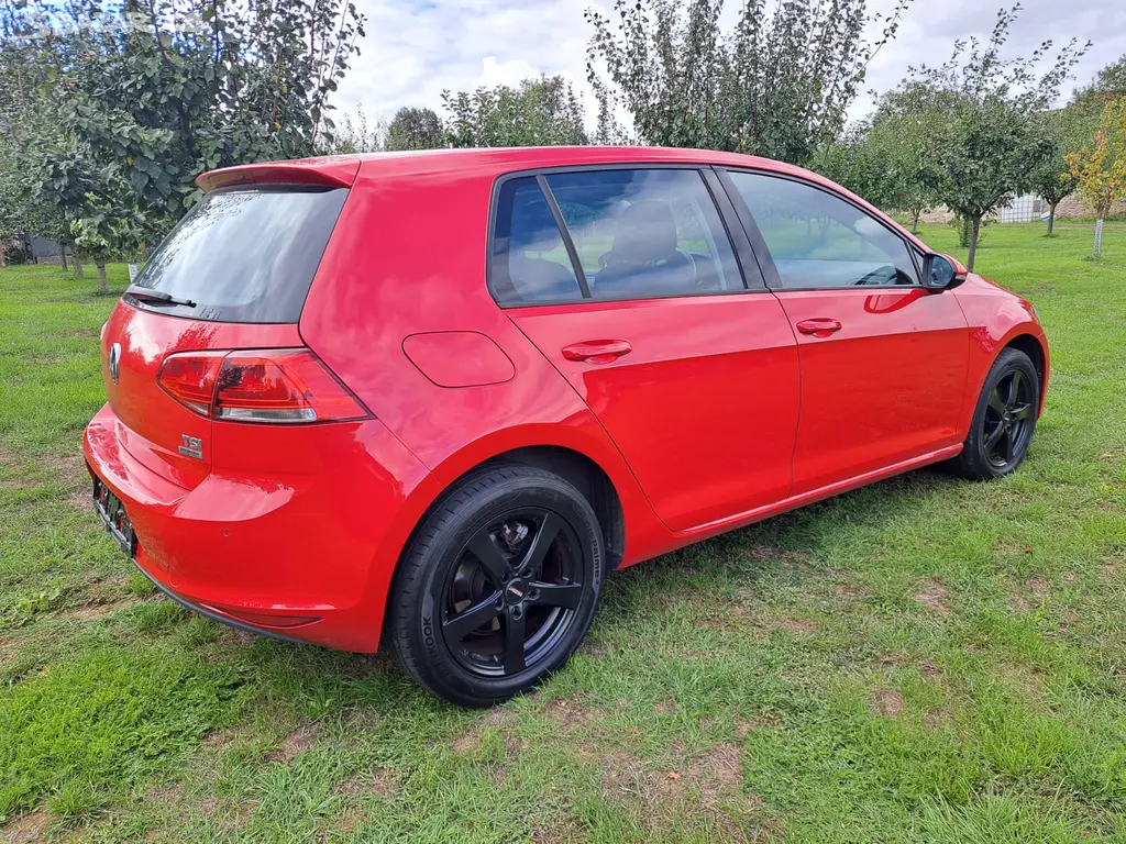 Golf 7 1.2 TSI - 77kw , výhřev , výbava , ROZVODY - fotka 4