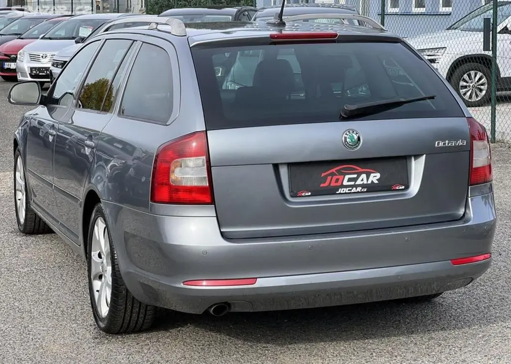 Škoda Octavia 2.0TDi 103kw DSG TEMPOMAT ALU - fotka 5