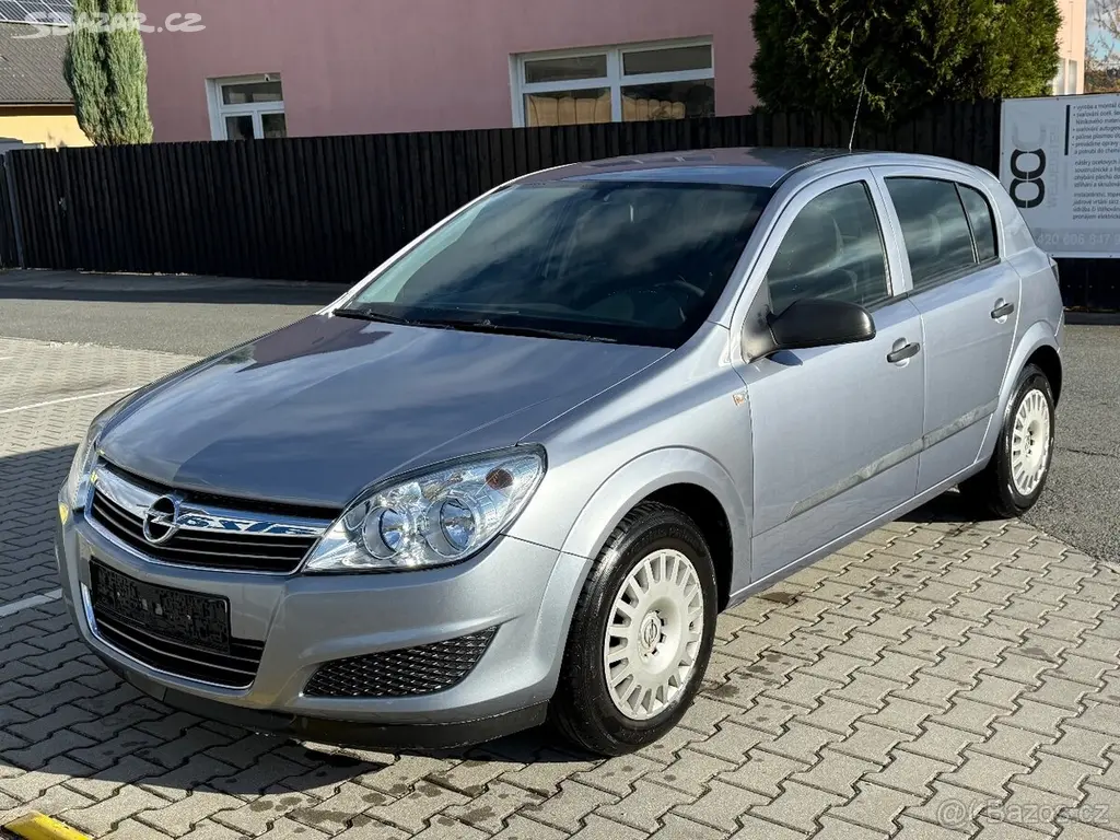 Opel Astra 1.4 BENZIN 2009 - fotka 2