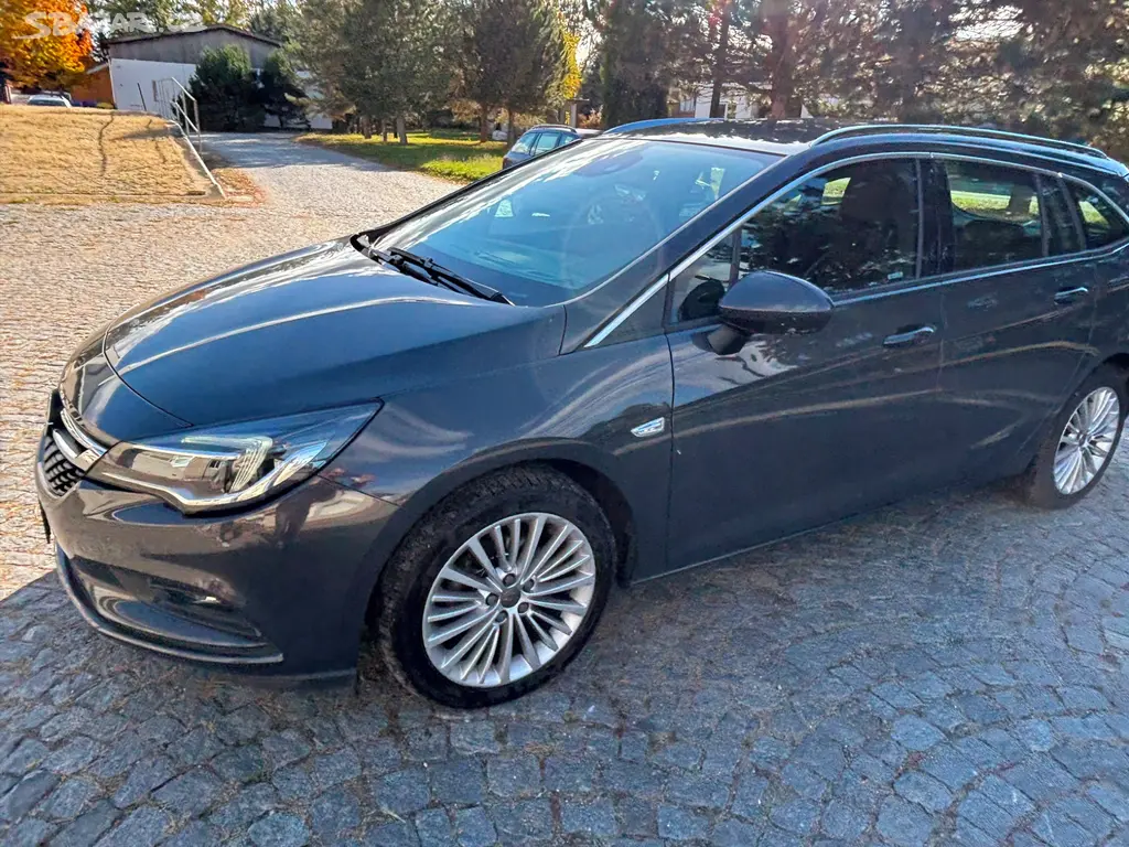 Opel Astra 1,4 benzin automat - fotka 4