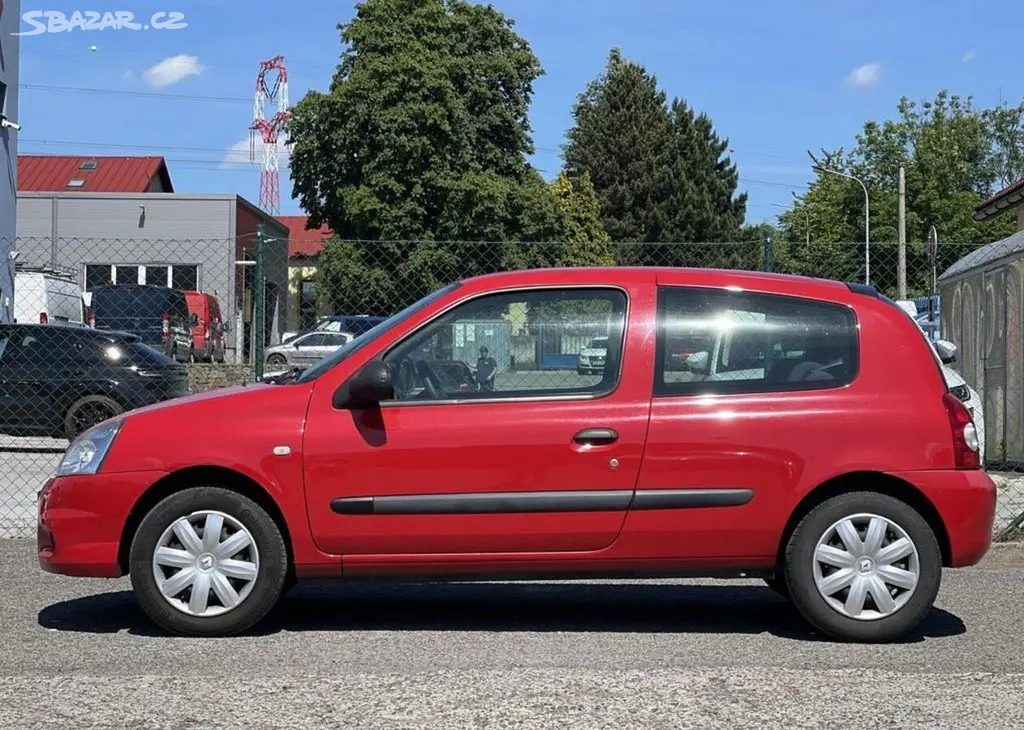 Renault Clio 1.2i 43kw ABS KLIMATIZACE manuální - fotka 4