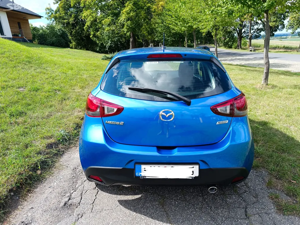 Mazda 2 1.5 benzín SKYACTIV-G 2017 125TKM 1.MAJ - fotka 4