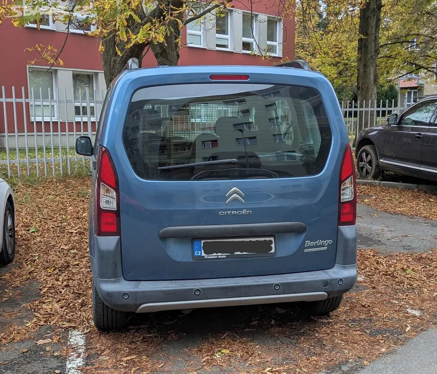 Citroen Berlingo 1.6HDI Multispace [telefon skryt]km - fotka 4