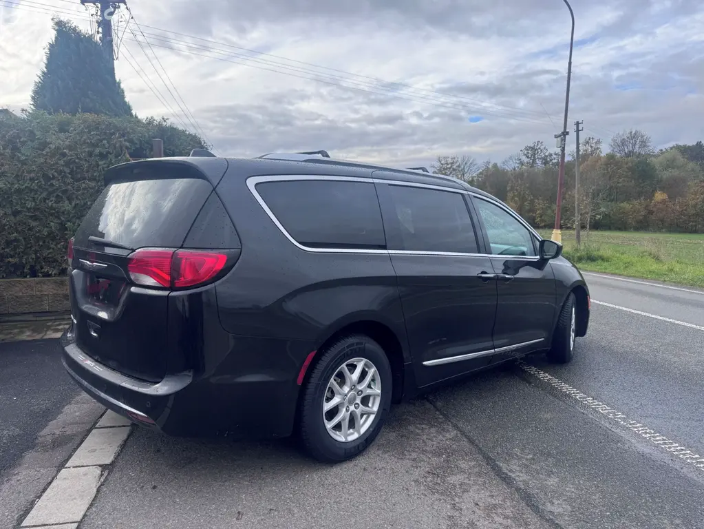 Chrysler Pacifica 3,6 Pentastar RU Kůže 2020 DPH - fotka 4