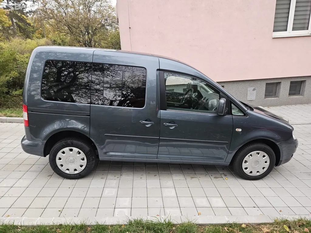 VW Caddy LIFE 1,9 TDi * DSG * 130tis km !!! - fotka 3