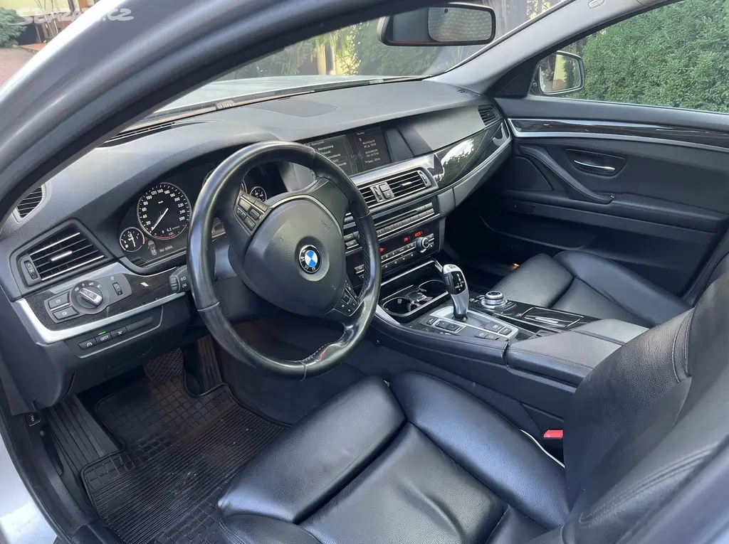 BMW 5 Gran Turismo 530d xDrive (F07) | 2012/2013 | - fotka 4
