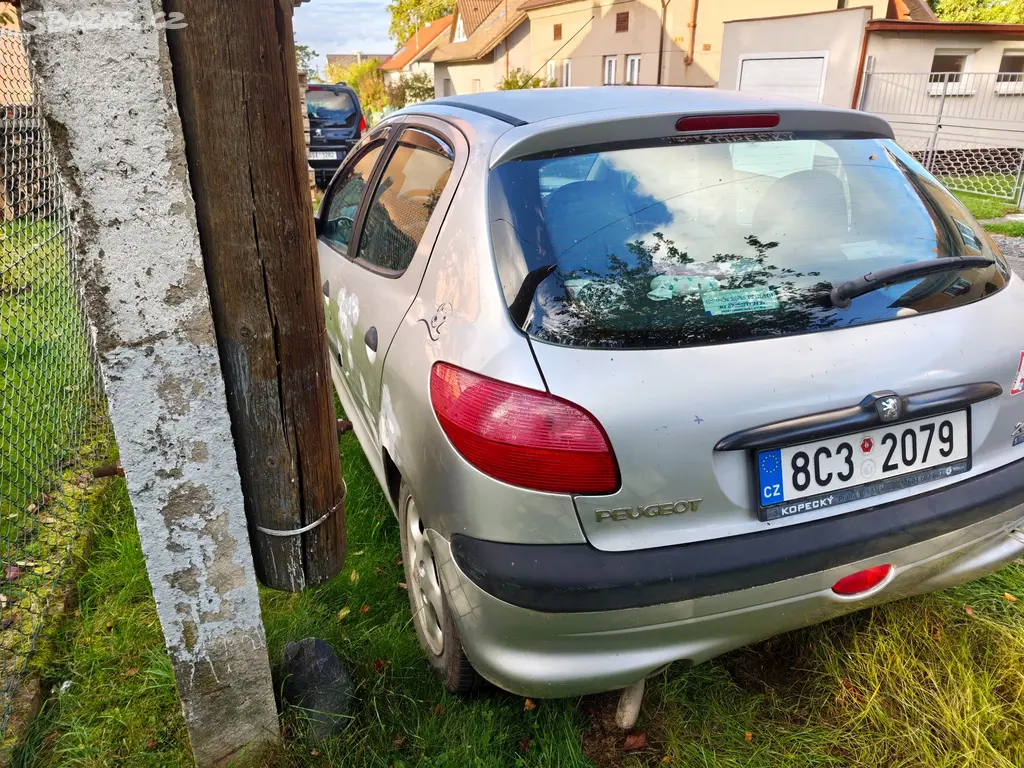 Peugeot 206 1.4i automat - fotka 4