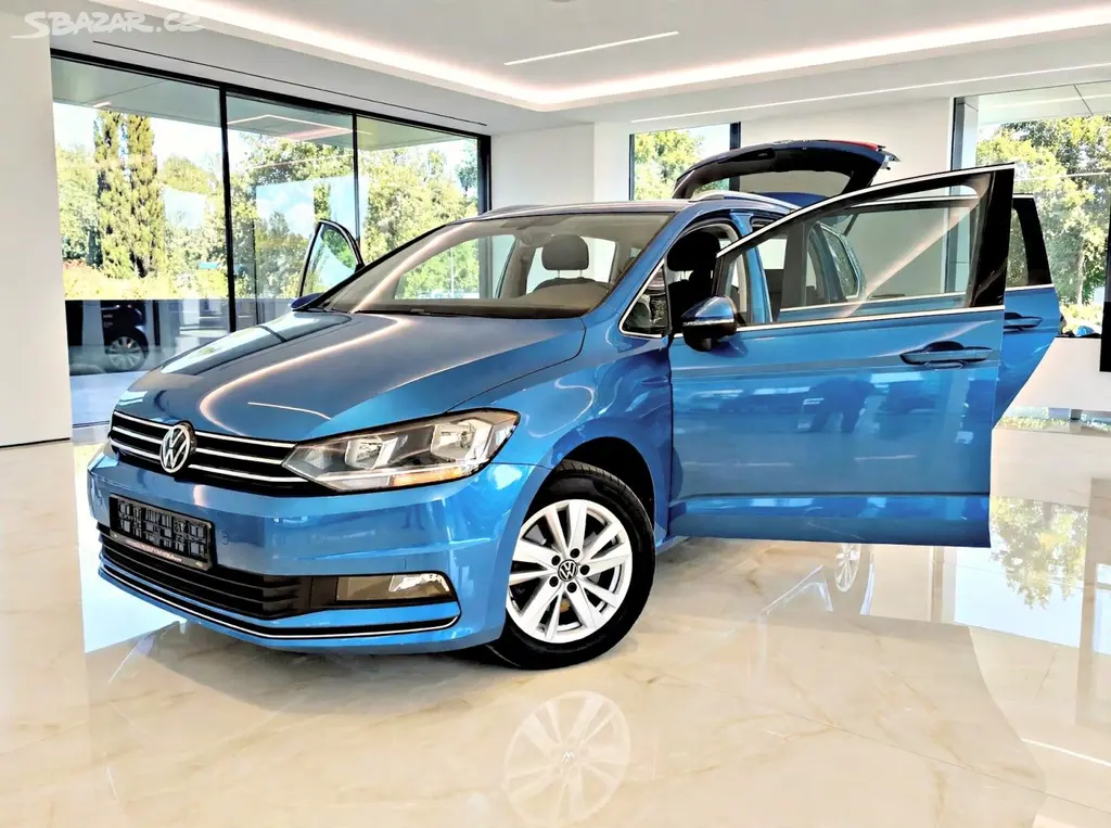 Volkswagen Touran, 2.0 TDi DSG,110kW,Highline,ACC