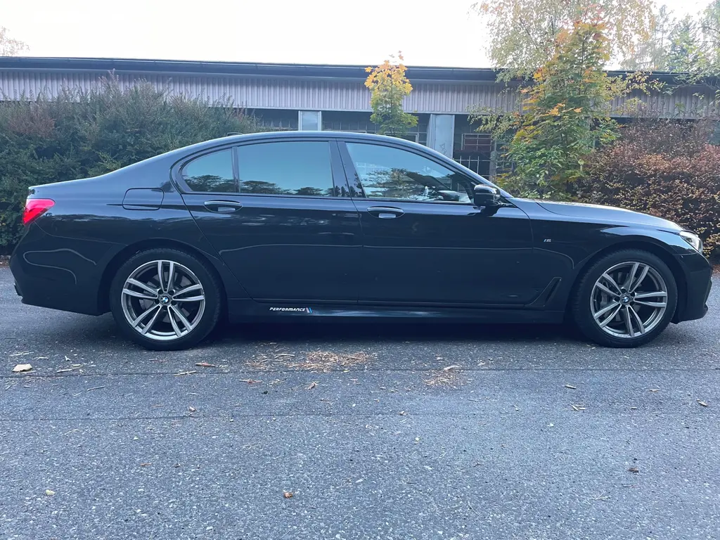 BMW 740XD G11 Mpaket - fotka 5