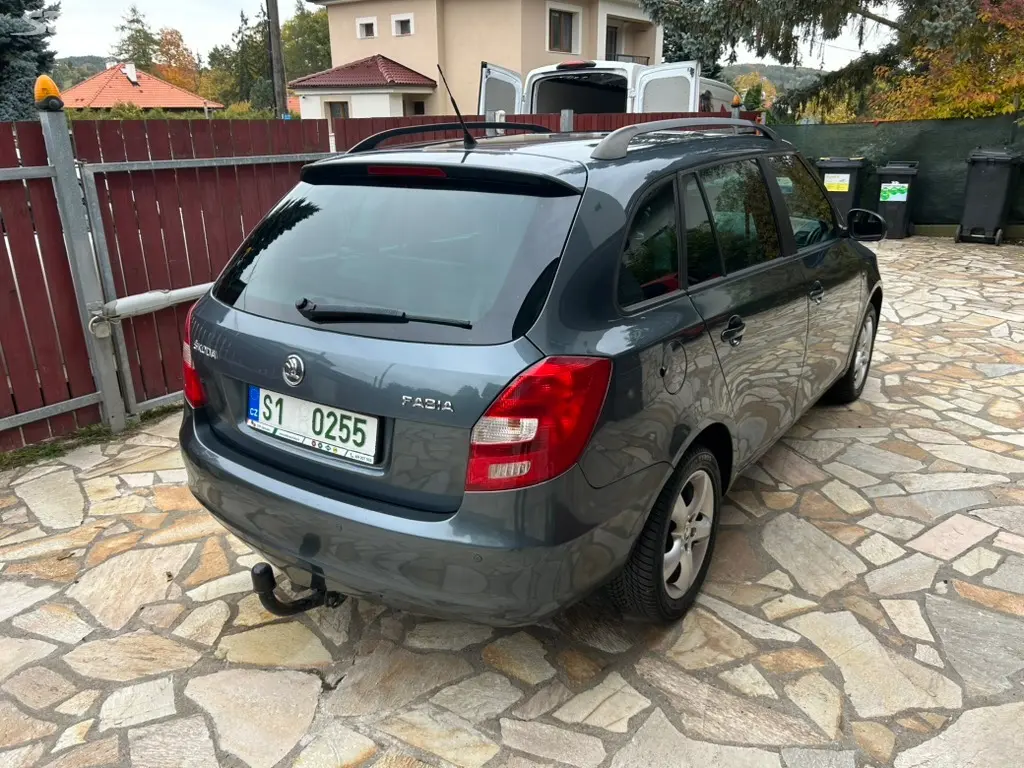 Škoda Fabia, 1.2 TSI 63KW STYLE DIG.KLIMA - fotka 4