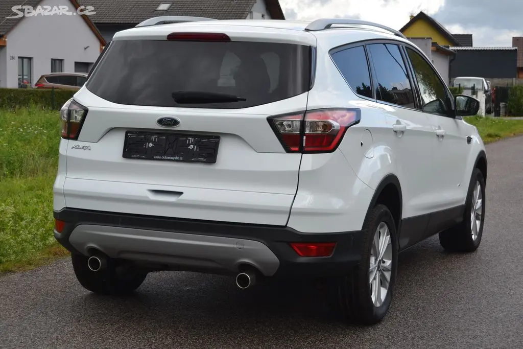 Ford Kuga 2.0 TDCI 110kW Titanium 4x4 - fotka 4