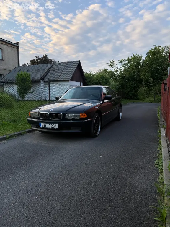 BMW e38 735i Individuál