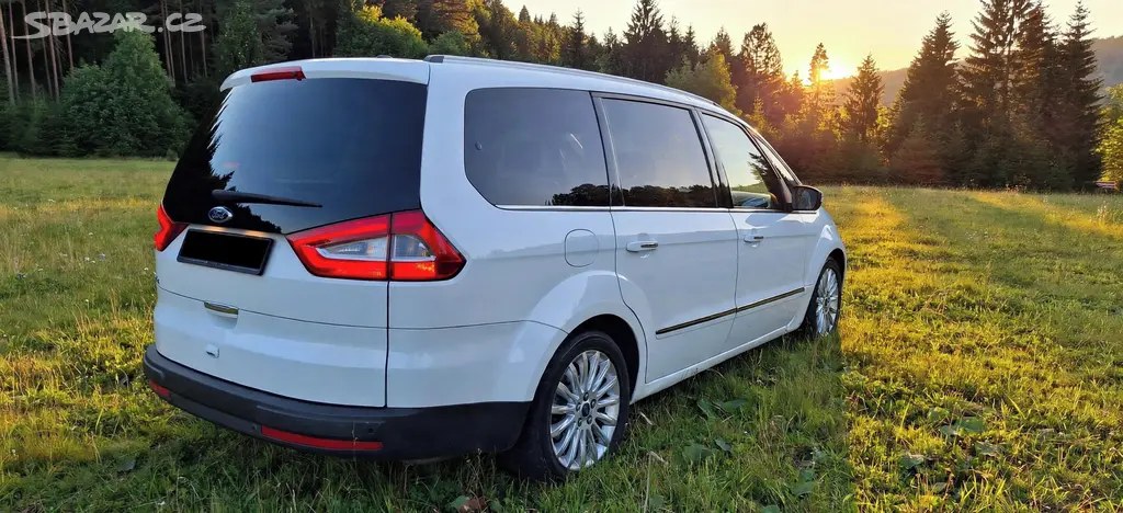 Ford Galaxy, TITANIUM,2.2 TDCI,pano,webasto,7 míst - fotka 3