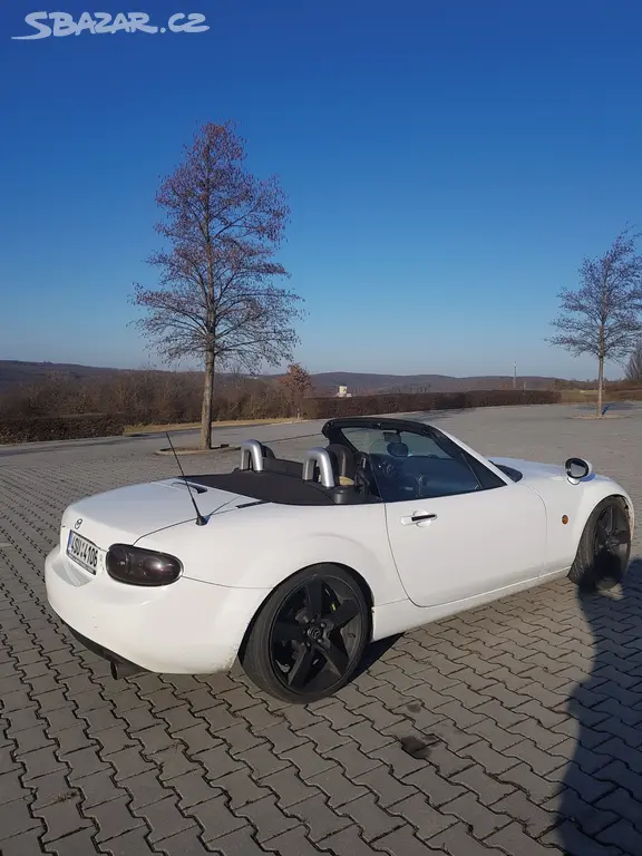 Mazda MX5 - 2,0l, 118kw, 2009 - fotka 3