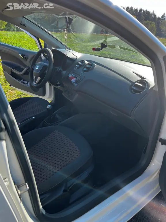Seat Ibiza, 1.2 51 kWh, r.v. 2009 - fotka 5