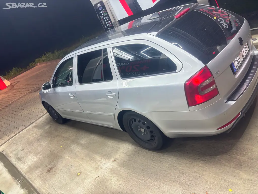 Škoda Octavia 2.0TDI 2012 - fotka 5