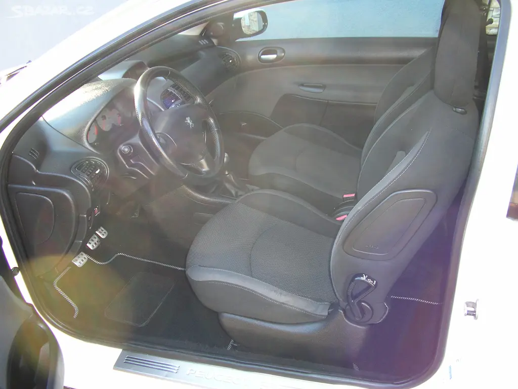 Peugeot 206 1.4 HDi,50 kW, r.v.2007, naj.161000 km - fotka 3