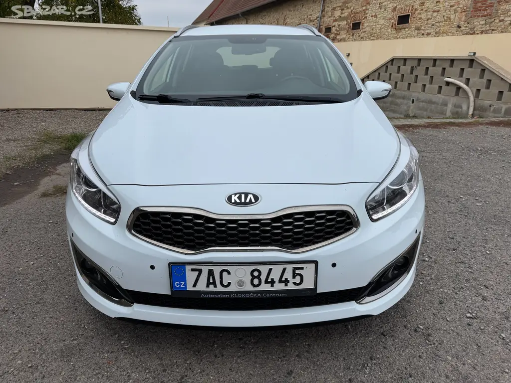 Kia Ceed SW 2018 1.6 GDI 99KW AUTOMAT CZ 1 maj DPH - fotka 2