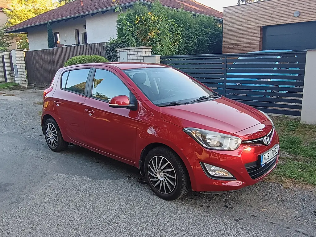 Hyundai i20, 1.2, rok 2014 - fotka 2