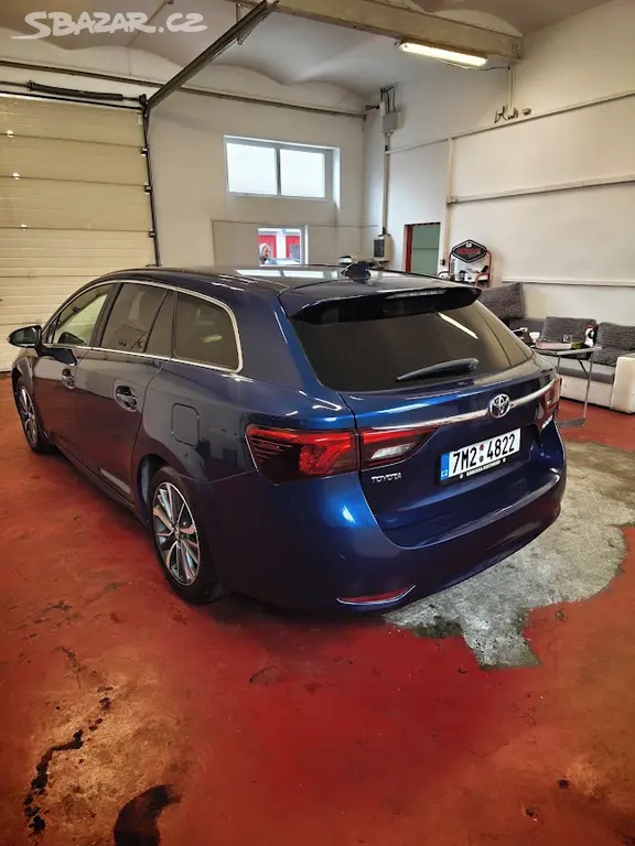 Toyota Avensis Combi 1.6 D-4D (82 kW) EXECUTIVE - fotka 4