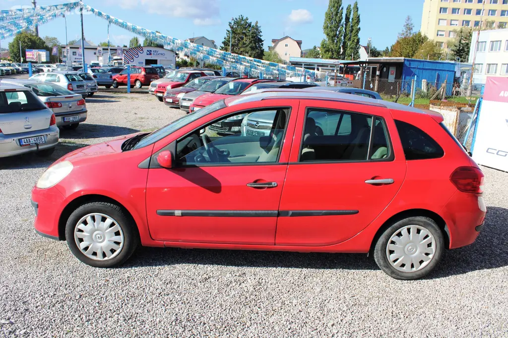 Renault Clio 1.2i KLIMA EL.OKNA TEMPOMAT - fotka 4