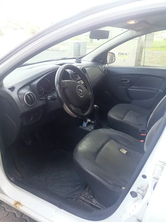 Dacia SANDERO 1.2 16V 54KW /NOVA STK/PRVNI MAJITEL - fotka 5
