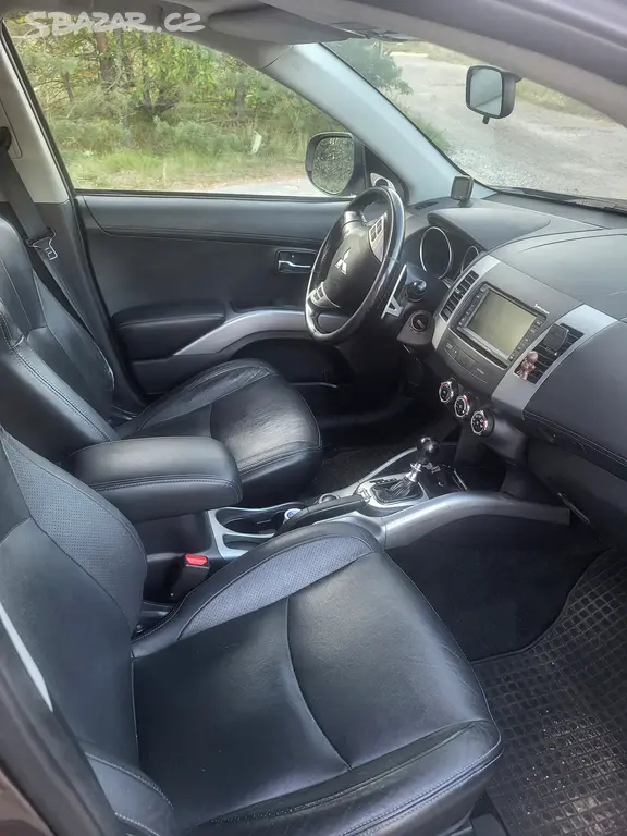 Mitsubishi Outlander 2.2 DI-D Instyle AT 4x4, 7 m - fotka 6
