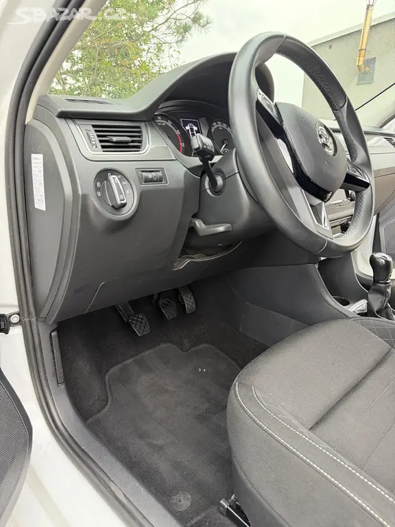 Škoda RAPID 1.0, Benzín - fotka 2