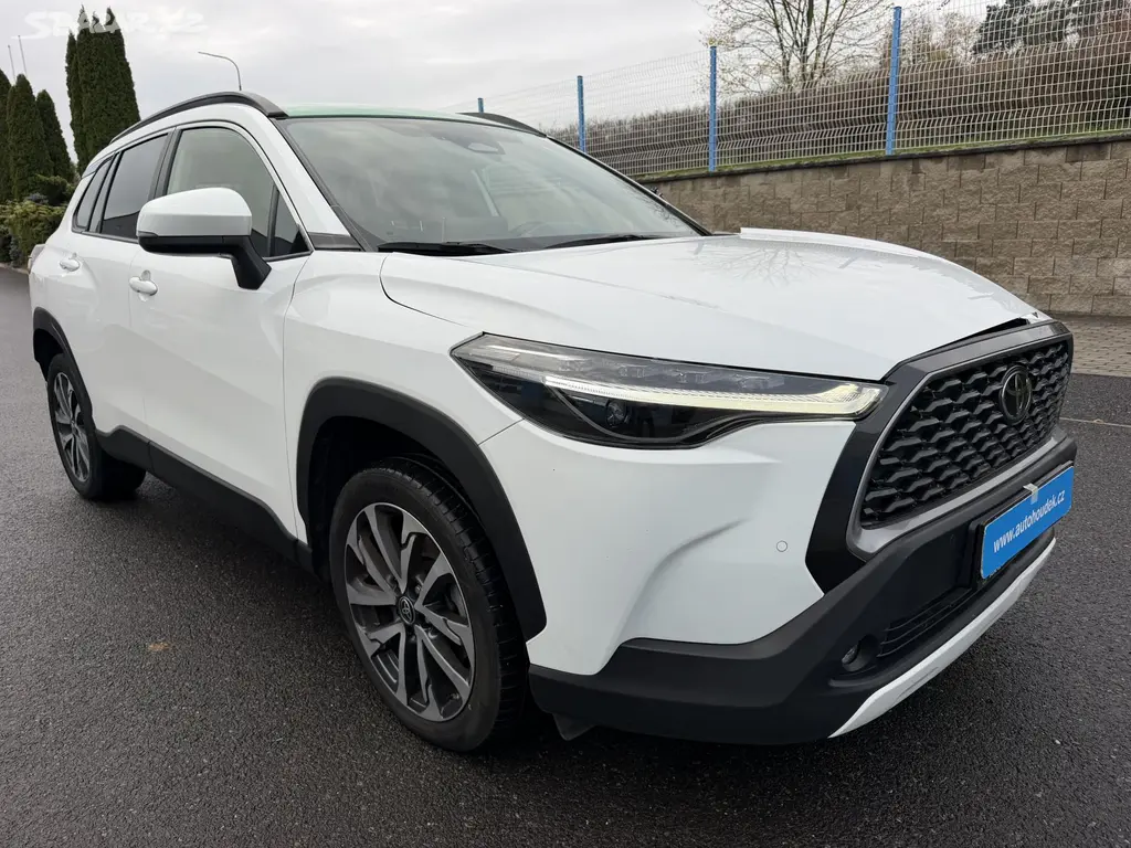 Toyota Corolla Cross, 1,8i hybrid automat závěs