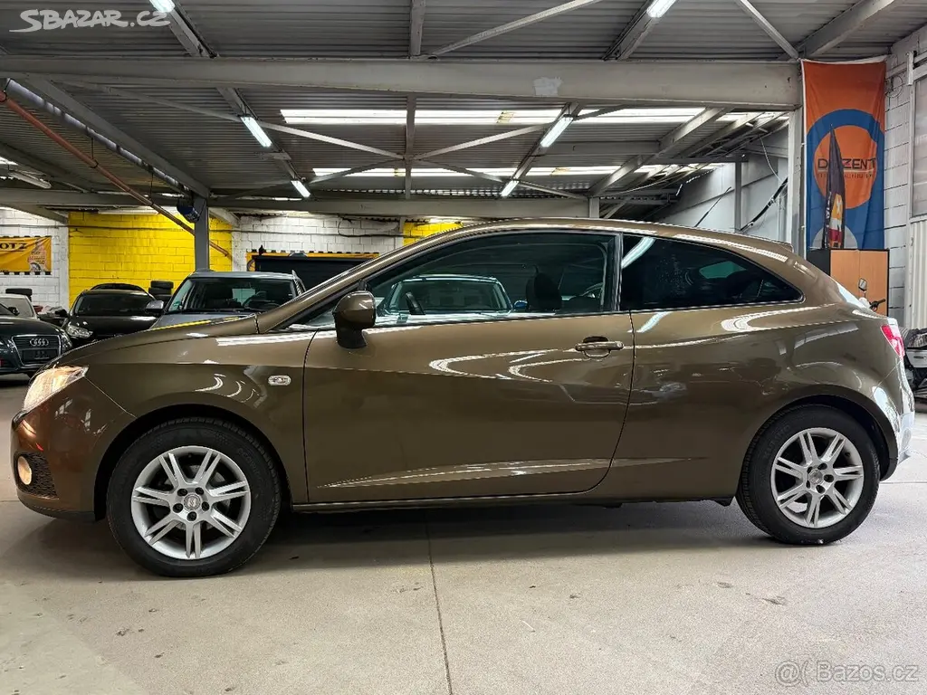 Seat Ibiza 1.4i 16V 63KW 2011 - fotka 4