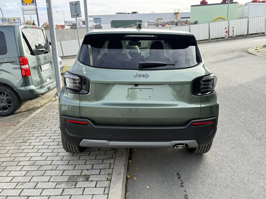 Jeep Avenger, Altitude e-Hybrid 1.2 Turbo - fotka 4