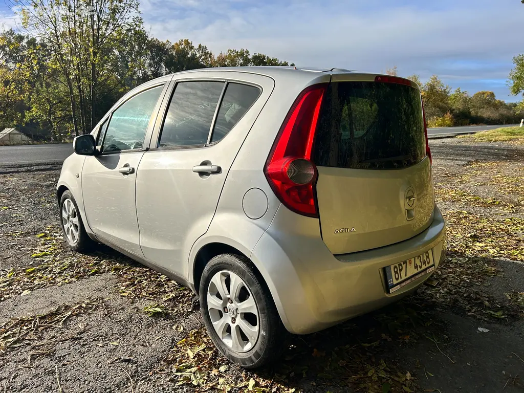 Opel Agila 1,2i 63 kw,r.v.06/2008 - fotka 4