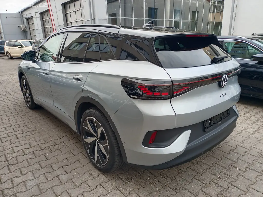 VW ID.4 GTX 4x4 220kW Tepelko SOH 91,6% Tažné - fotka 4