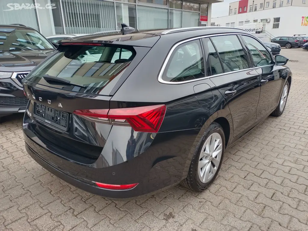 Škoda Octavia 4 Combi 2.0 TDI 110kW DSG Matrix - fotka 4