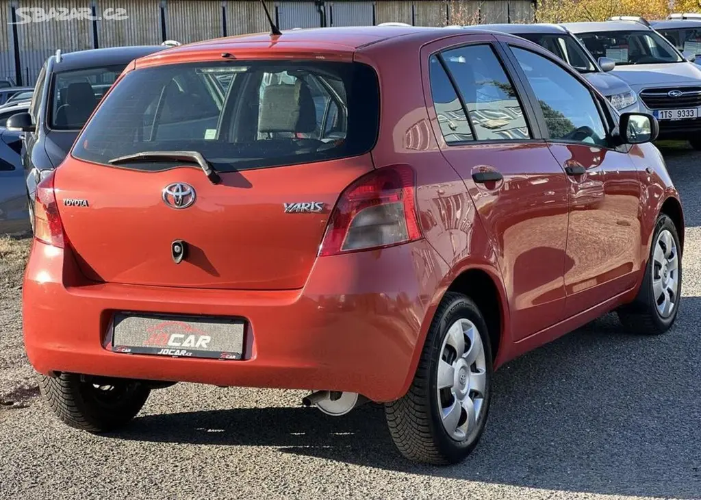 Toyota Yaris 1.0i 51KW ČR manuální - fotka 5