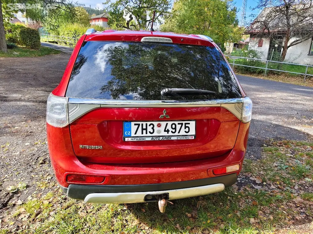 Mitsubishi Outlander 2.2 DI-D (110kW) - fotka 3