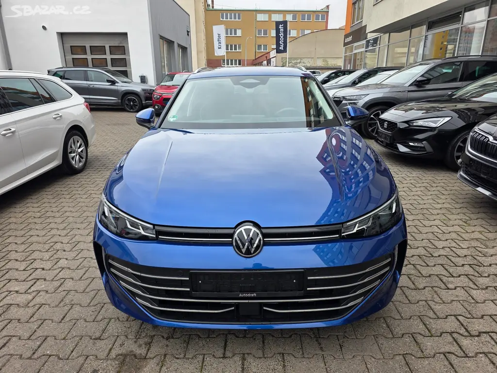 VW Passat B9 2.0 TDI 110kW DSG HUD DCC Pro Kamera - fotka 2
