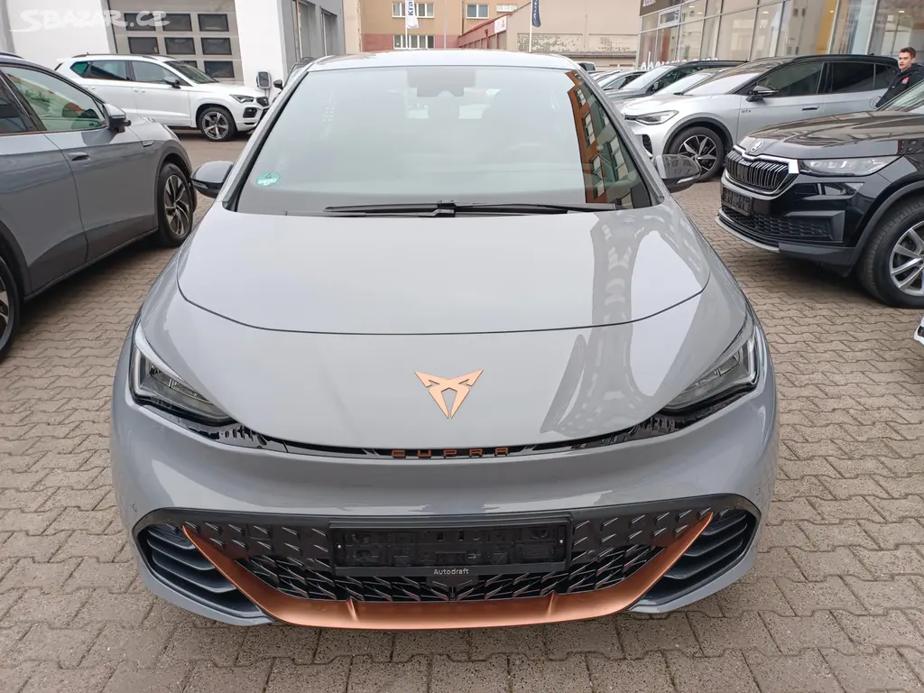 Cupra Born e-Boost 170kW SOH 98,2% 16tkm - fotka 2