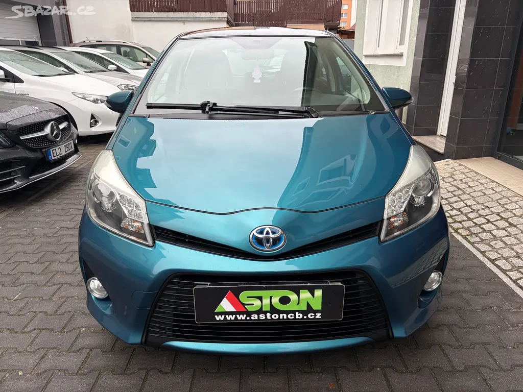 Toyota Yaris 1,5i-HSD 1. majitel,serviska,panorama - fotka 2