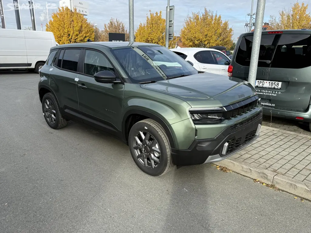 Jeep Avenger, Altitude e-Hybrid 1.2 Turbo - fotka 6