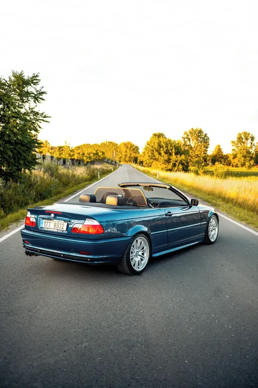 Bmw e46 330i cabrio, 170 Kw M paket - fotka 5