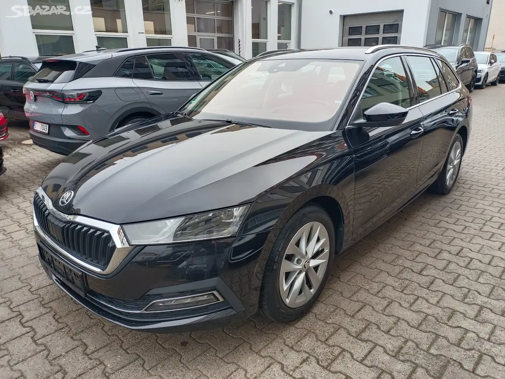 Škoda Octavia 4 Combi 2.0 TDI 110kW DSG Matrix - fotka 2