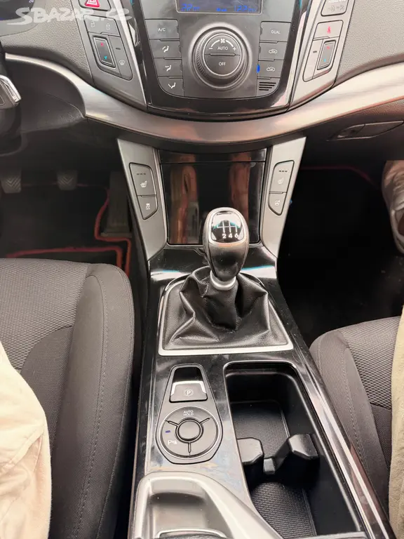 Hyundai i40 1,7 crdi r.v. 2015 - fotka 6
