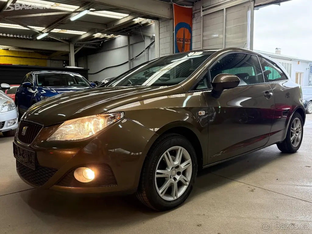 Seat Ibiza 1.4i 16V 63KW 2011 - fotka 2