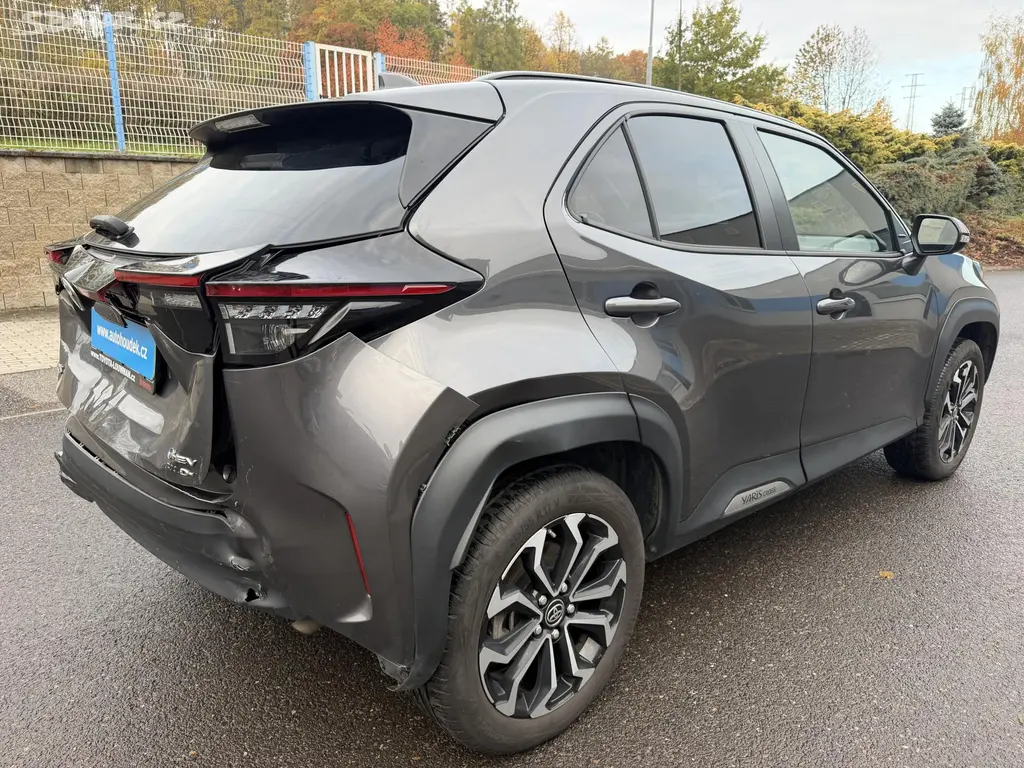 Toyota Yaris Cross, 1,5i 68kW 4x4 automat - fotka 5
